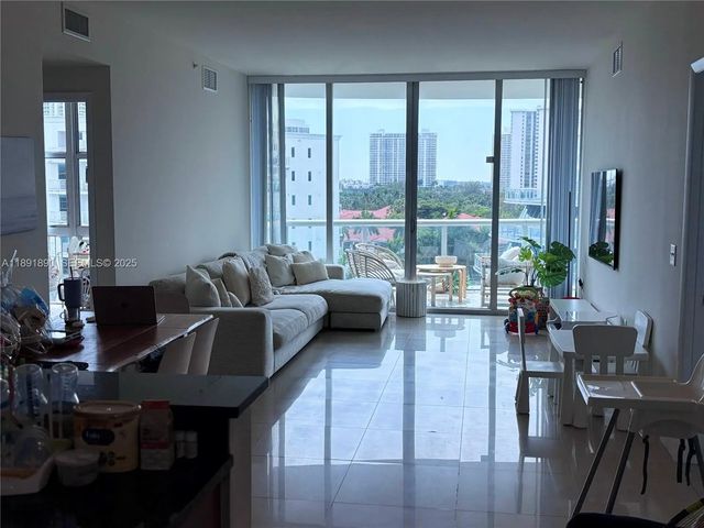 4 of 18 - 3131 Ne 188th Street #1-809, Aventura, FL