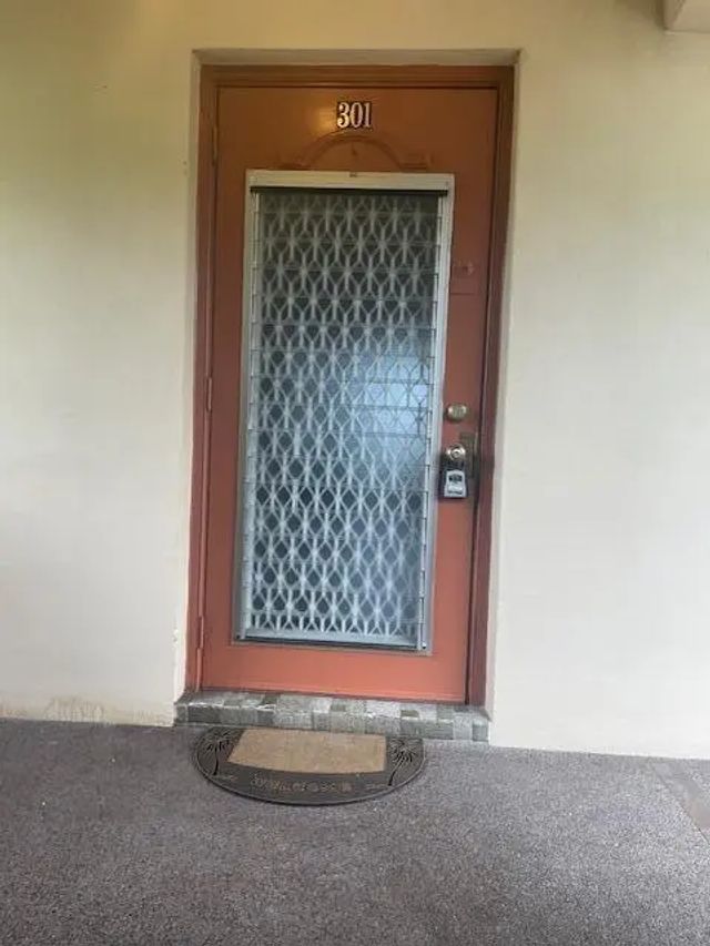 2700 Sunrise Lakes Drive W #301, Sunrise