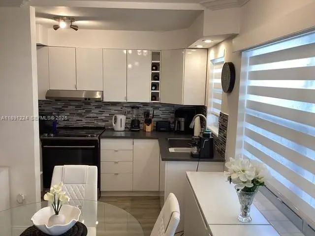 3133 S Ocean Drive #118, Hallandale Beach