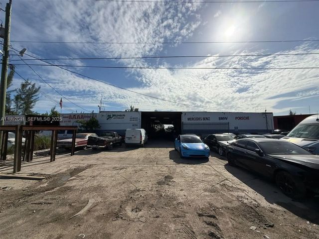 N/A, Opa-Locka