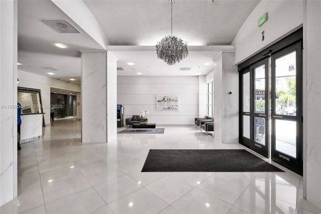 3 of 14 - 19370 Collins Avenue #407, Sunny Isles Beach, FL