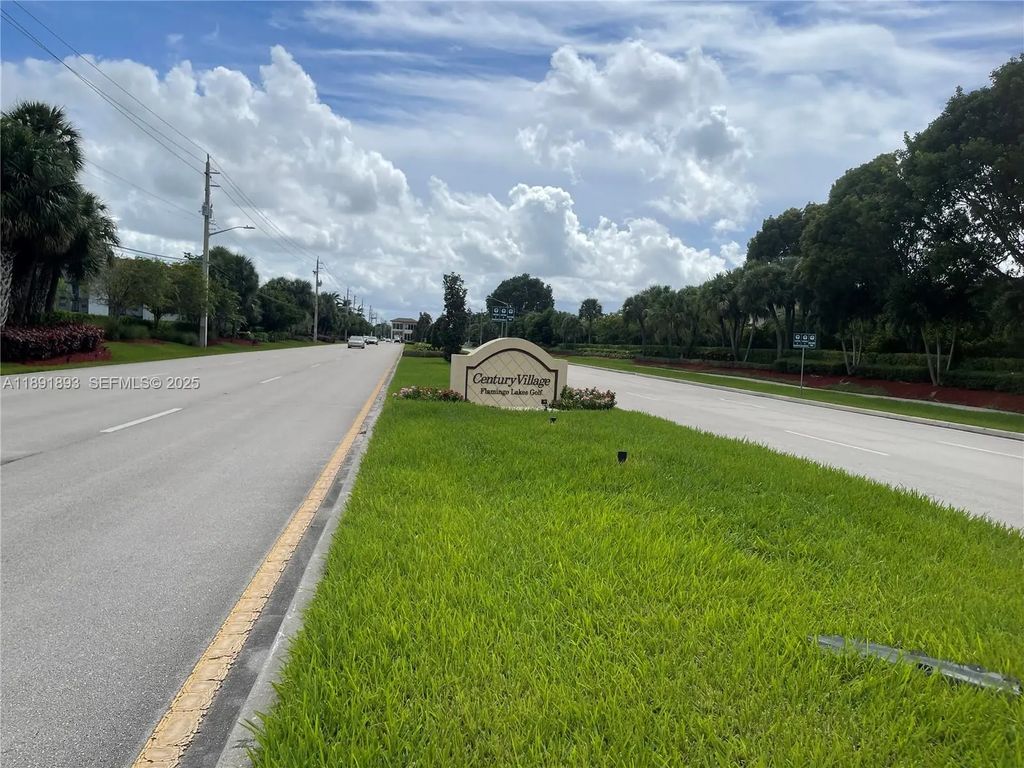 800 Sw 142nd Avenue #104n, Pembroke Pines