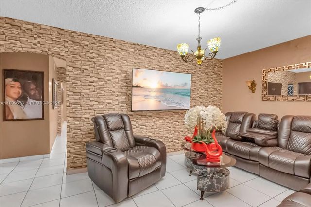 3 of 9 - 830 E 12th Place, Hialeah, FL