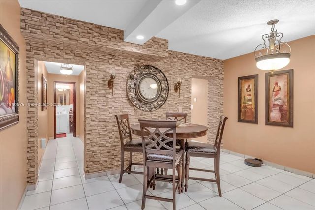5 of 9 - 830 E 12th Place, Hialeah, FL