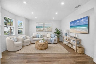 Photo of Listing #F10530540