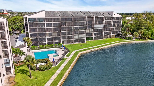 Photo of Listing #R11130561