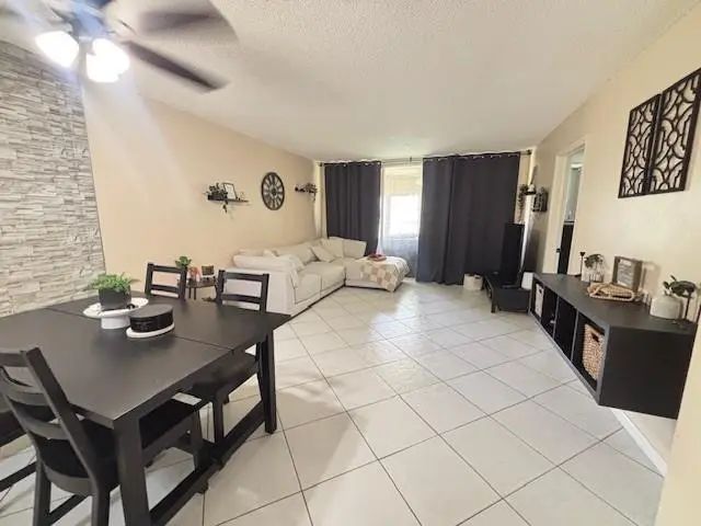 N/A, Tamarac