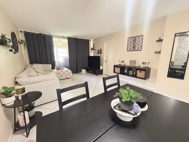 2 of 12 - N/A, Tamarac, FL
