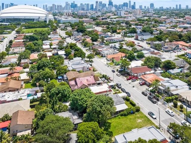 1881 Nw 4th Street, Miami