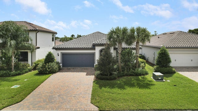 Photo of Listing #R11130589