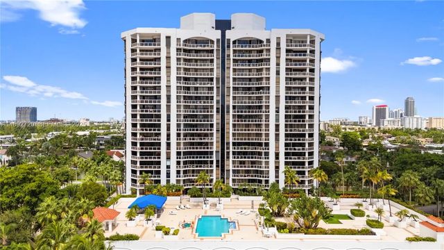 3 of 77 - 3598 Yacht Club Drive #1004, Aventura, FL