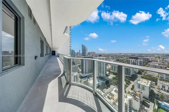 3 of 19 - 700 Ne 24 Street #3402, Miami, FL