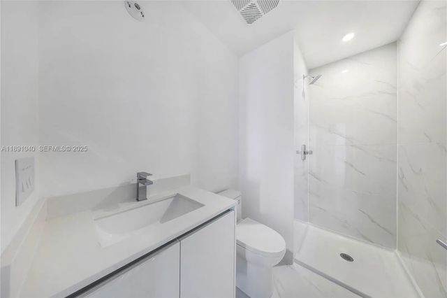 5 of 19 - 700 Ne 24 Street #3402, Miami, FL
