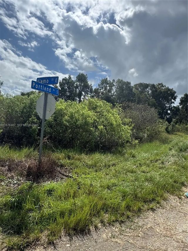 5 of 6 - 1005 Portland, Lehigh Acres, FL