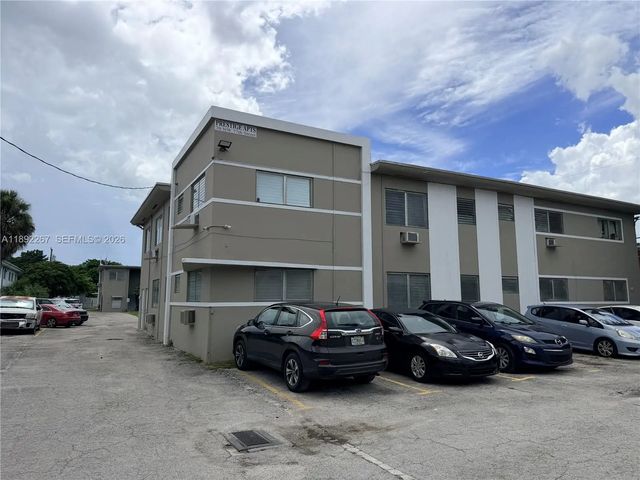 70 Nw 77th Street #11, Miami
