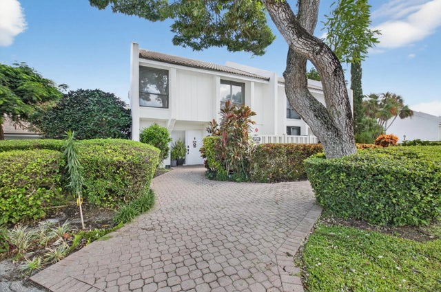 701 Bridgewood Drive, Boca Raton