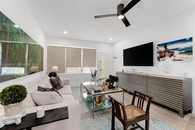 3 of 23 - 4720 Pine Tree Drive #2, Miami Beach, FL