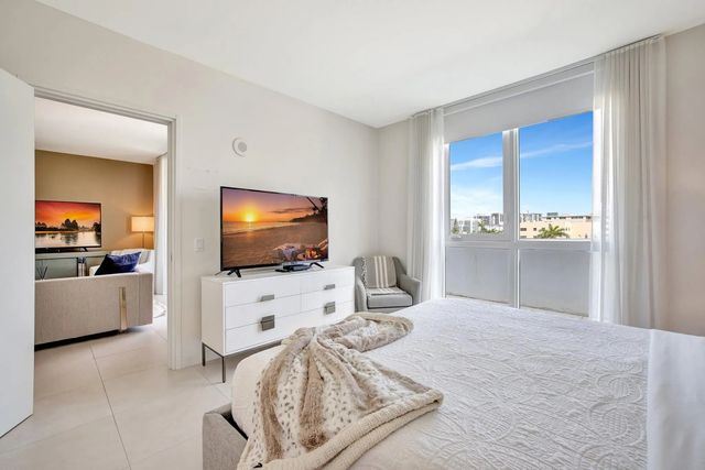 4 of 38 - 401 N Birch Road #413, Fort Lauderdale, FL