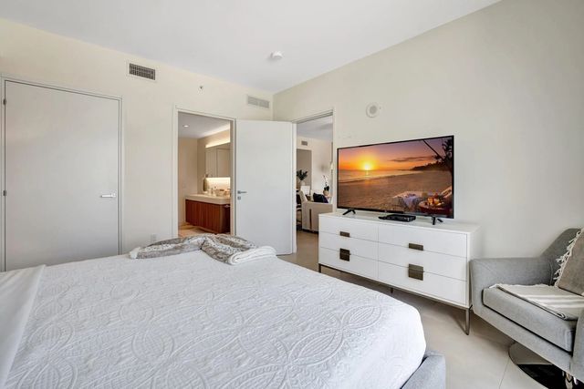 5 of 38 - 401 N Birch Road #413, Fort Lauderdale, FL