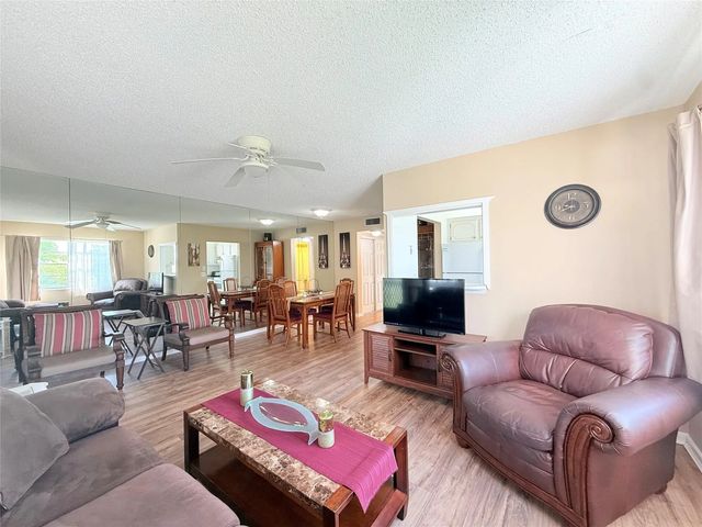 3 of 34 - 204 Oakridge M #204, Deerfield Beach, FL
