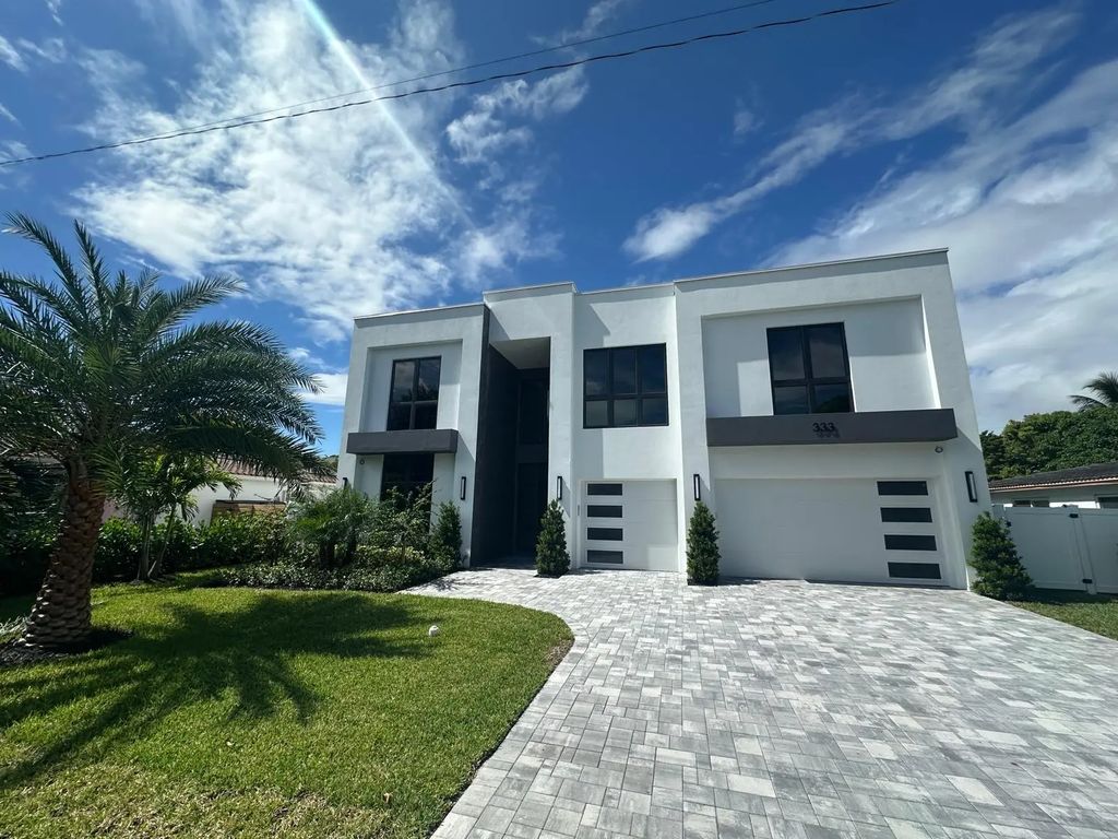 333 Ne Spanish Court, Boca Raton