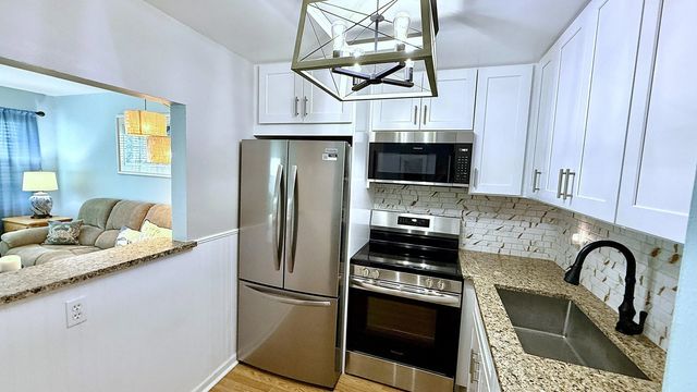 3 of 57 - 294 Farnham M #294, Deerfield Beach, FL
