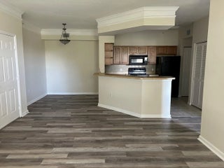 Photo of Listing #R11130849