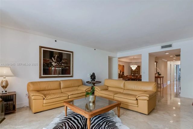5 of 25 - 791 Crandon Boulevard #303, Key Biscayne, FL