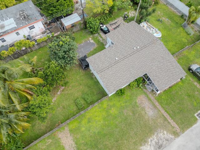 4 of 27 - 2011 Sw 97th Terrace, Miramar, FL