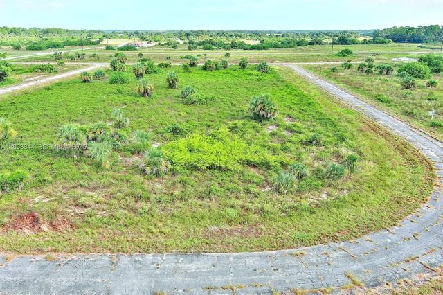 2 of 21 - 121 Ardmore Circle, , FL