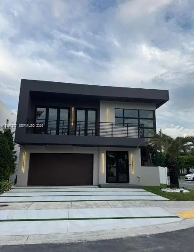 9880 Nw 74th Terrace, Doral