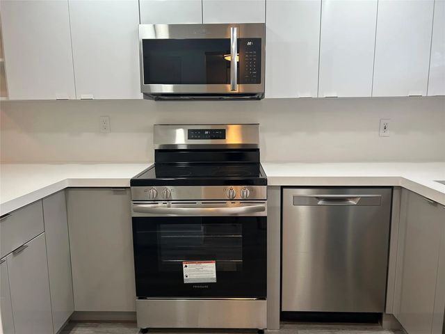 5 of 18 - 8080 N Sunrise Lakes Drive #209, Fort Lauderdale, FL
