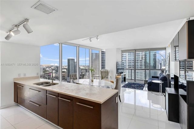 3 of 20 - 475 Brickell Avenue #4015, Miami, FL