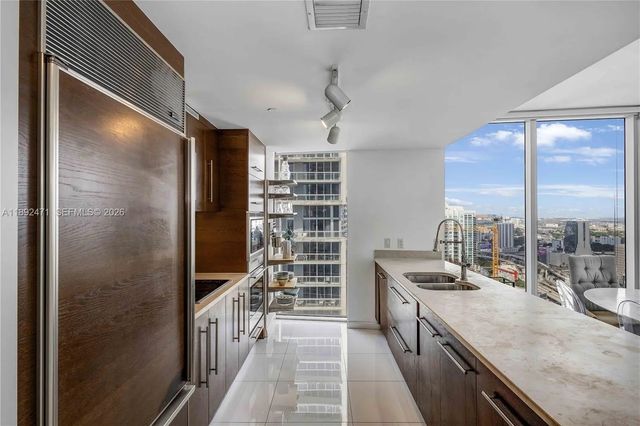 4 of 20 - 475 Brickell Avenue #4015, Miami, FL