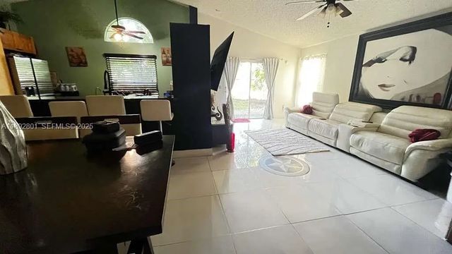 4 of 25 - N/A, North Lauderdale, FL