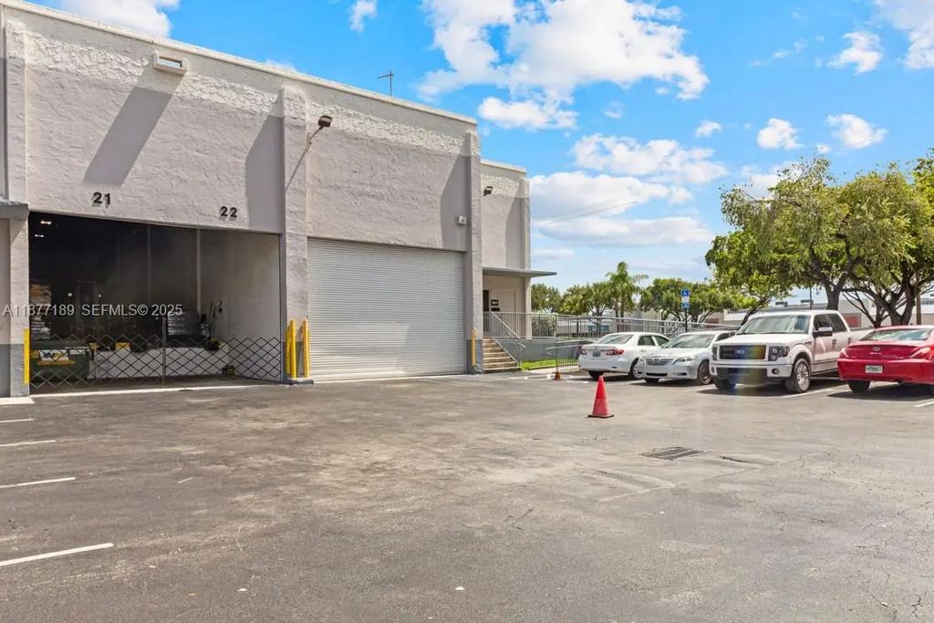 1700 Nw 82nd Avenue #1800, Doral