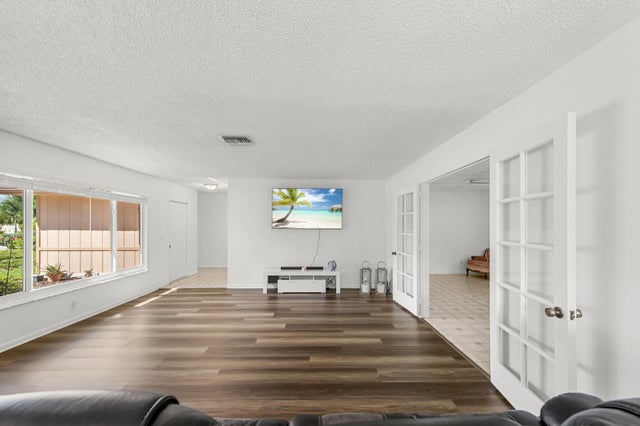 Photo of Listing #R11131513