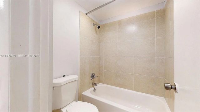 4 of 31 - 4850 Sw 63rd Terrace #131, Davie, FL