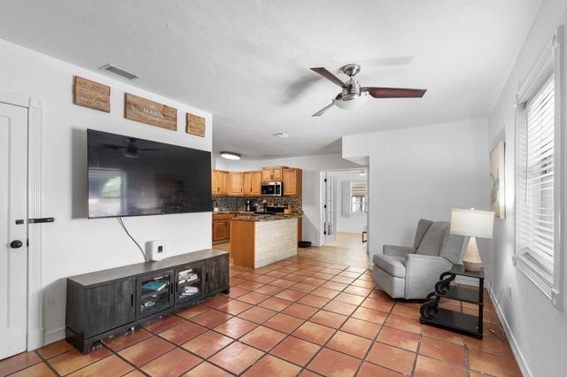 5 of 21 - 3101 Glenwood Road, West Palm Beach, FL