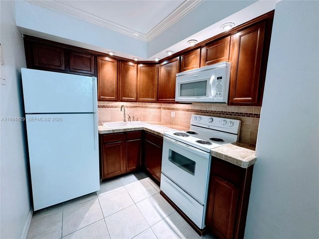5 of 28 - 2424 Se 17th Street #b307, Fort Lauderdale, FL