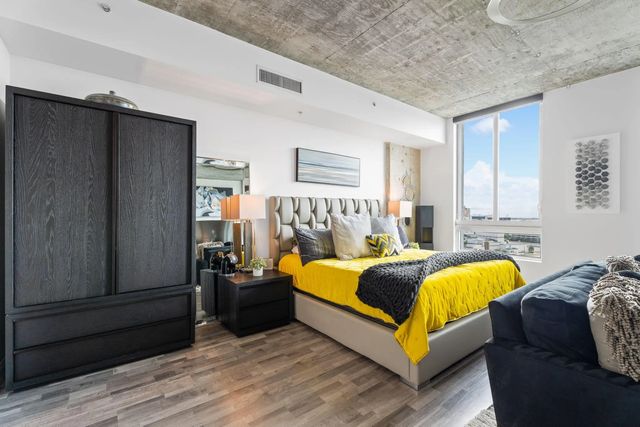 2 of 42 - 300 S Australian Avenue #1515, West Palm Beach, FL