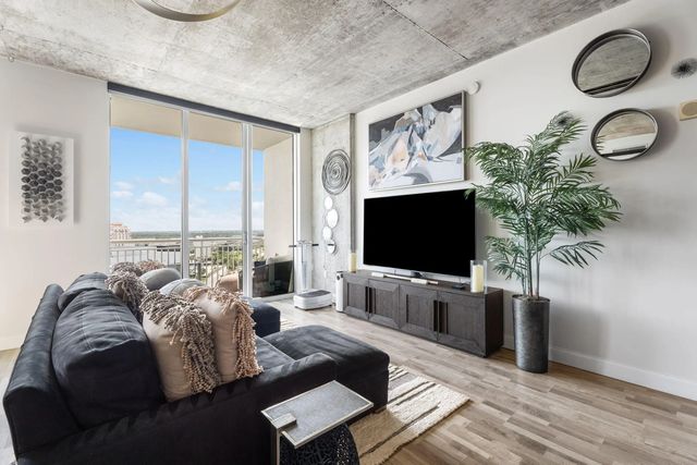 3 of 42 - 300 S Australian Avenue #1515, West Palm Beach, FL