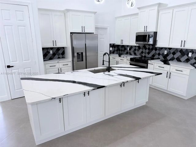 5 of 36 - 1749 Sw Desert Avenue, Port St. Lucie, FL