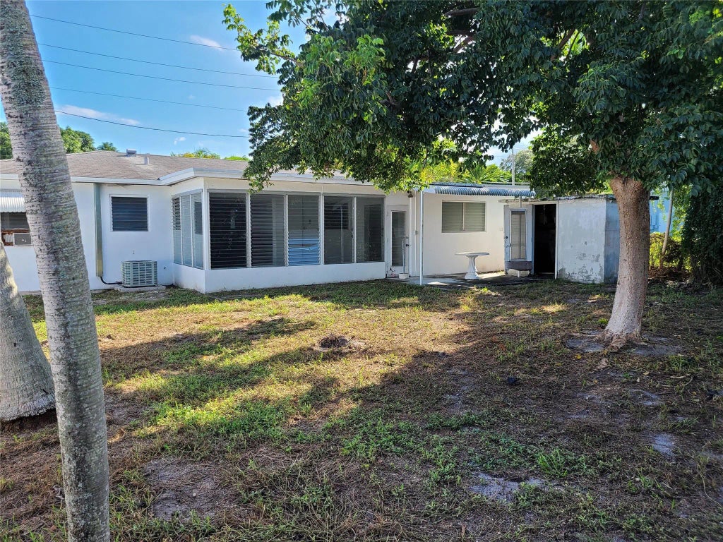 119 10 Street, Hallandale Beach