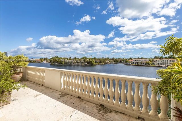 5 of 24 - 20165 Ne 39th Place #303 & 204, Aventura, FL