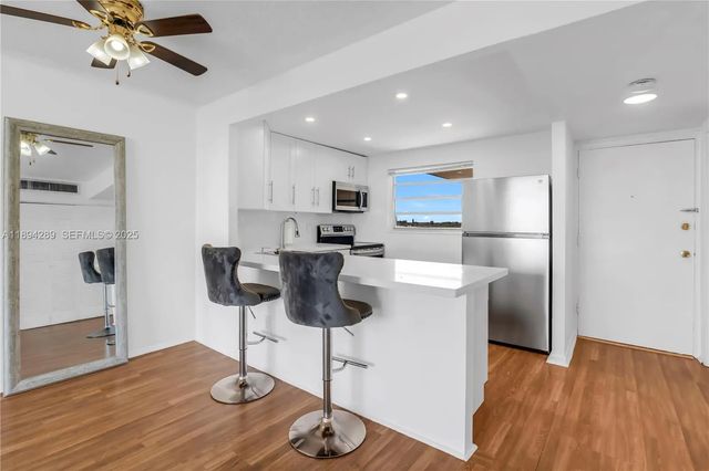 4 of 22 - 16400 Ne 17th Avenue #601, North Miami Beach, FL