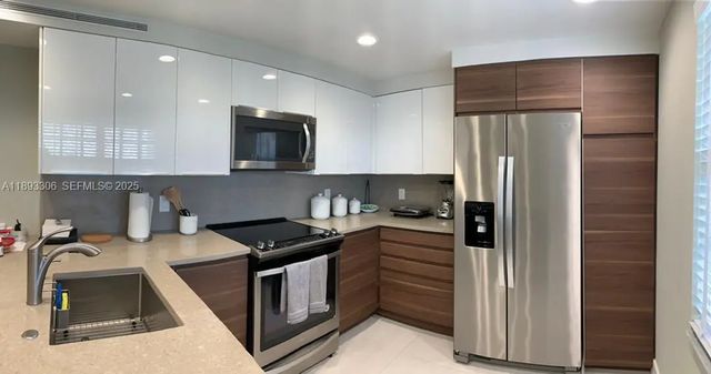 3 of 29 - 3507 Oaks Way #802, Pompano Beach, FL