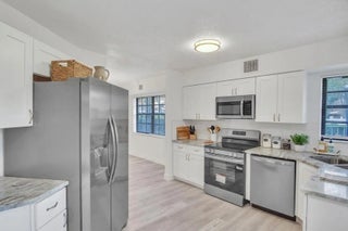 Photo of Listing #R11131870