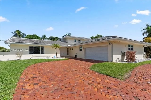 1961 Ne 188th Street, Miami