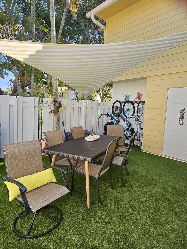 Photo of Listing #R11131935